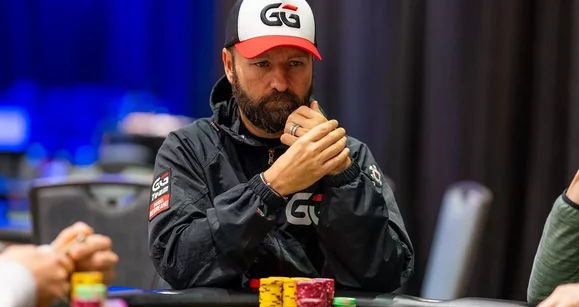Notícias rápidas: Negreanu doa uniforme de "Round 6" para fã, luto no poker e jogador condenado à prisão