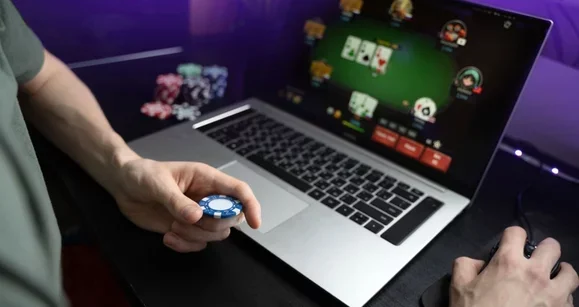 Os trapaceiros ameaçam o poker online? Reddit debate e nosso especialista decide