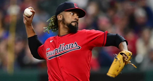 Notícias rápidas: João Simão ganha mais um prêmio milionário, polêmica no baseball, Hellmuth criando confusão e mais