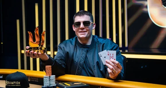 Os 10 jogadores de torneios mais premiados do poker em 2025