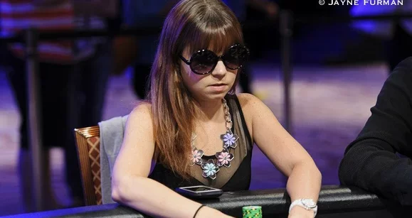 Annette Obrestad: Voltei ao poker para superar a crise da meia-idade