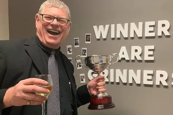 Profissional australiano Gary Benson perde A$ 50 mil para amigo das apostas esportivas