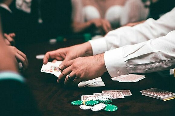 Revelações de um dealer: “Quanto pior o jogador, mais problemas ele tem com a educação”