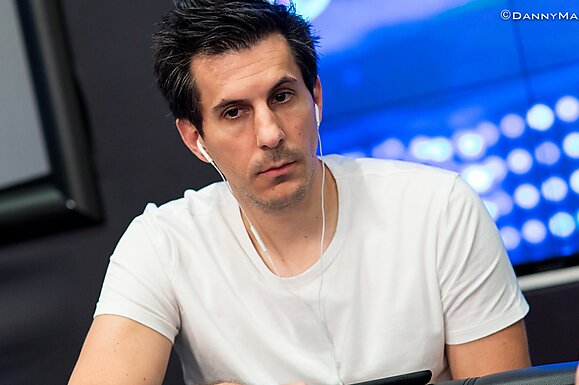 Haralabos Voulgaris, o famoso apostador da NBA e entusiasta do poker responde os fãs no Twitter
