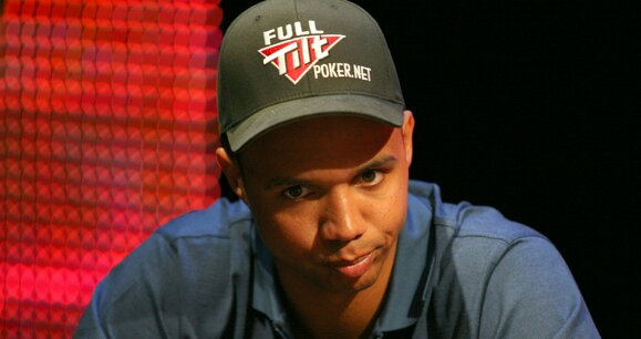 Mãos Históricas XIV: Os melhores também erram, estrelando Phil Ivey