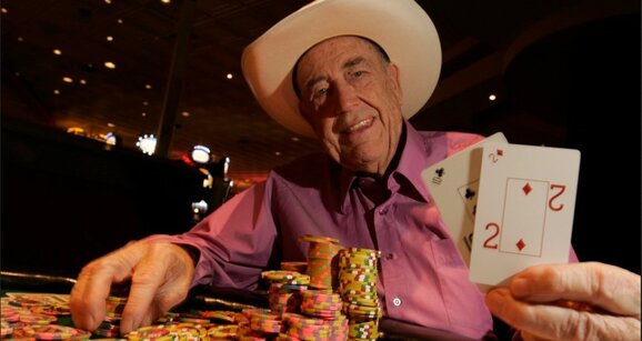 Mãos Históricas XVIII: Doyle Brunson e o imortal 10-2.