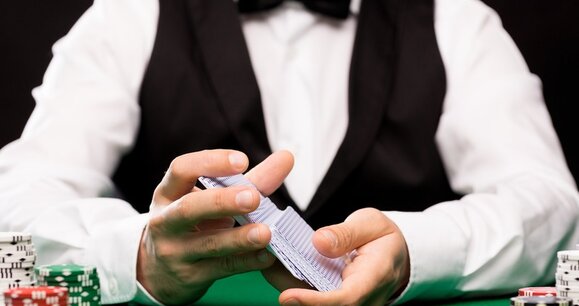 "Em cash games high stakes, ganhamos até $100 por hora", dealer da WSOP tira as dúvidas dos leitores