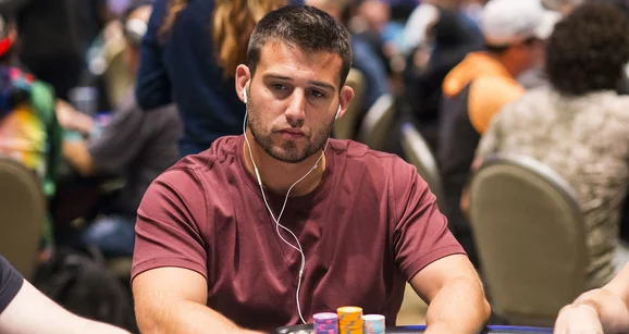 Darren Elias destrincha as fases dos torneios no podcast da Upswing Poker