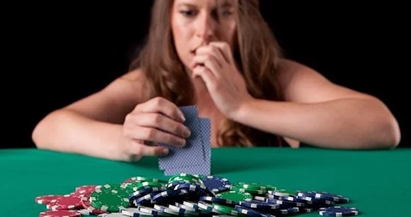 10 tells que podem te denunciar no poker ao vivo