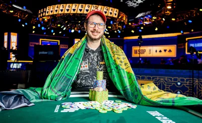 Aloisio Dourado crava torneio de Badugi na WSOP 2025 e conquista 39º bracelete brasileiro