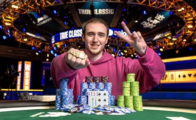 Quase desclassificado por recusar troca de fichas e outras notícias da WSOP 2025