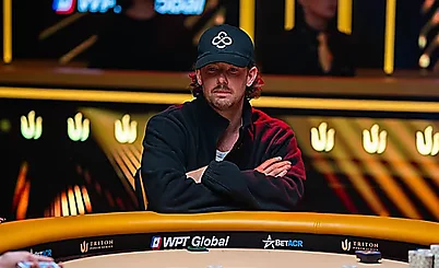 PL5K em Omaha de 5 cartas: "VeniVidi1993" contra Bobby James