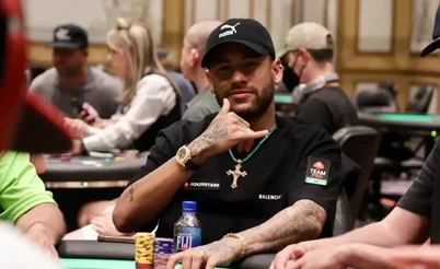 Dwan perde a arbitragem, Neymar jogando poker durante o aniversário da filha e outras notícias das redes sociais