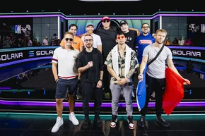 Mesa final do Main Event da WSOP é formada com Jumalon como chip leader