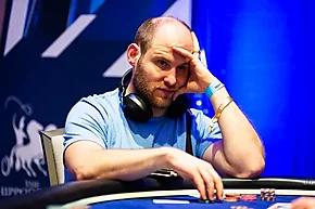 Sam Greenwood analisa sua pior mão jogada na Triton Poker de Jeju