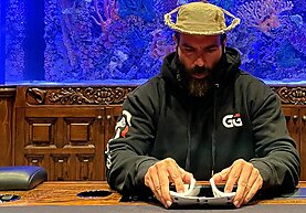 Como Kornut treinou Bilzerian para ganhar mais de $10 milhões: uma análise das redes sociais