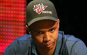 Mãos Históricas XIV: Os melhores também erram, estrelando Phil Ivey