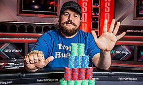 Shaun Deeb derrota brasileiro Aloísio Dourado e chega a seis braceletes da WSOP