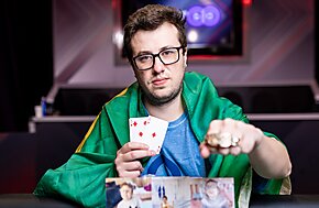 Gabriel Schroeder vence Evento 68 da WSOP e leva terceiro bracelete do Brasil na temporada
