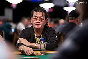 Scotty Nguyen é acusado de trapaça grave no Main Event da WSOP, mas só toma uma órbita de punição