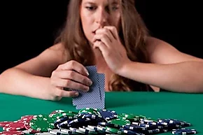 10 tells que podem te denunciar no poker ao vivo