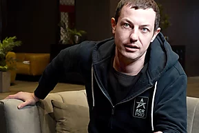 Em meio a polêmicas por dívidas, Tom Dwan se torna embaixador do ACR